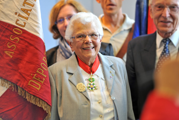 Marie-Thérèse Fainstein avait reçu la Légion d'Honneur en septembre dernier à la mairie de Dieppe (Photo : @Dieppe.fr)