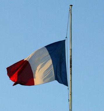 Attentats de Paris : une minute de silence en France lundi à midi