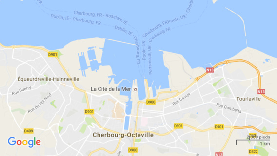 Leur voilier percute un rocher en rade de Cherbourg : les naufragés récupérés en état de choc 