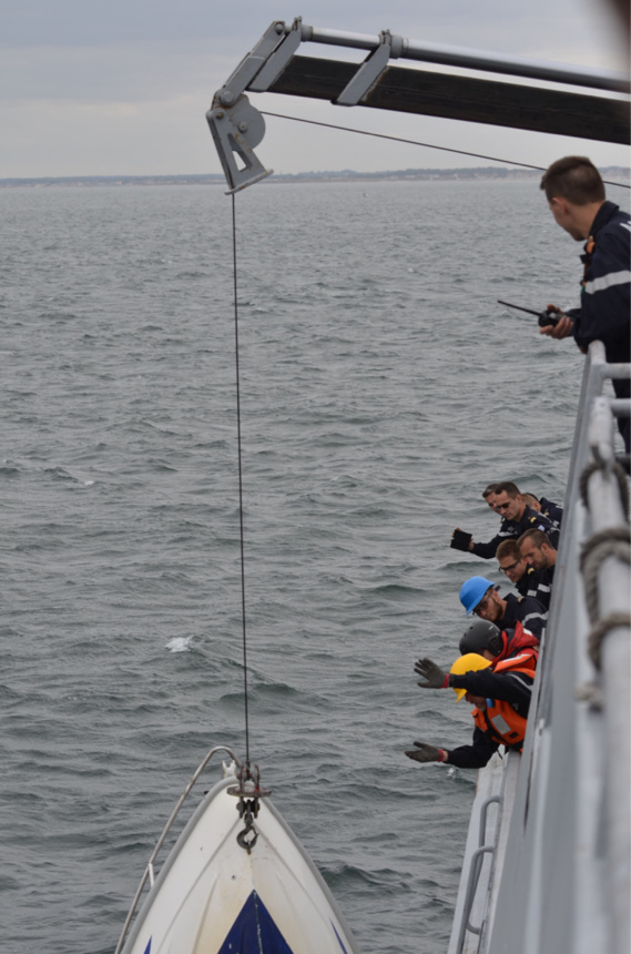 Un bateau de plaisance coule au large de Courseulles-sur-Mer : les quatre rescapés sont choqués 