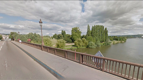 Mantes-la-Jolie : l'homme suicidaire sauvé de la noyade par une policière et un pompier Mantes-la-Jolie : l'homme suicidaire sauvé de la noyade par une policière et un pompier