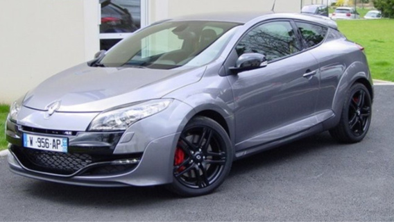 La Mégane RS avec laquelle se déplacerait le jeune homme disparu (photo@gendarmerie/Facebook)