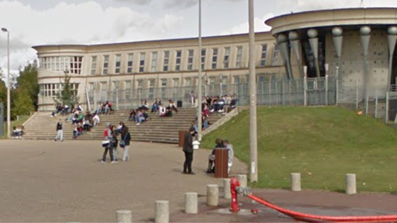 Lycée Senghor à Magnanville (illustration) Lycée Senghor à Magnanville (illustration)