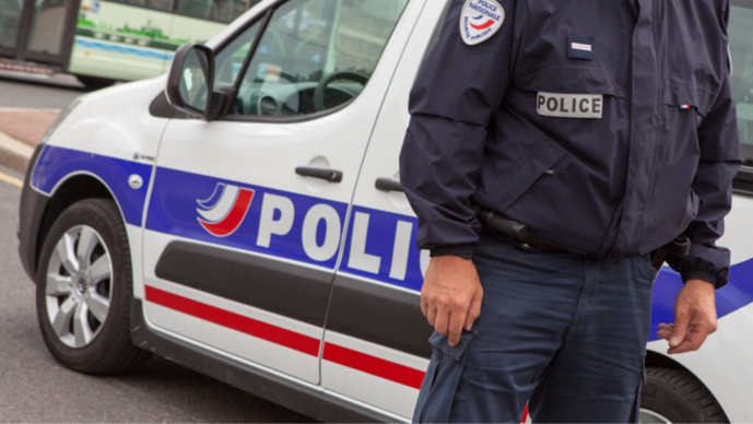 Gare des Mureaux : un homme alcoolisé et armé d'une batte de base ball agresse deux voyageurs Gare des Mureaux : un homme alcoolisé et armé d'une batte de base ball agresse deux voyageurs