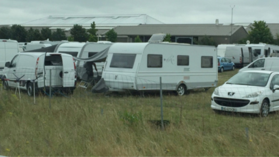 Conflans-Sainte-Honorine : les gens du voyage s'installent sur les terrains d'un complexe sportif Conflans-Sainte-Honorine : les gens du voyage s'installent sur les terrains d'un complexe sportif