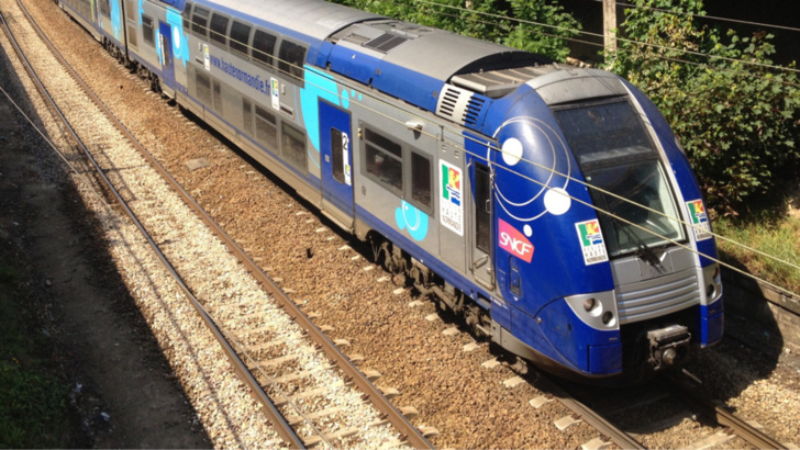 Yvelines : un train de voyageurs victime de tirs de chevrotines entre les Mureaux et Épône