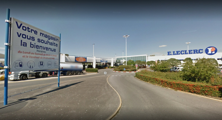 Un périmètre de sécurité a été mis en place aux abords de l'hypermarché (Illustration) Un périmètre de sécurité a été mis en place aux abords de l'hypermarché (Illustration)