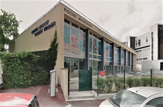 L'affrontement entre les deux bandes s'est déroulé devant la piscine (Illustration@Google Maps) L'affrontement entre les deux bandes s'est déroulé devant la piscine (Illustration@Google Maps)