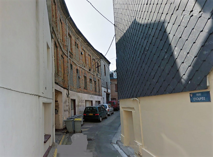 L'immeuble de trois niveaux a été évacué d'urgence (Illustration) L'immeuble de trois niveaux a été évacué d'urgence (Illustration)