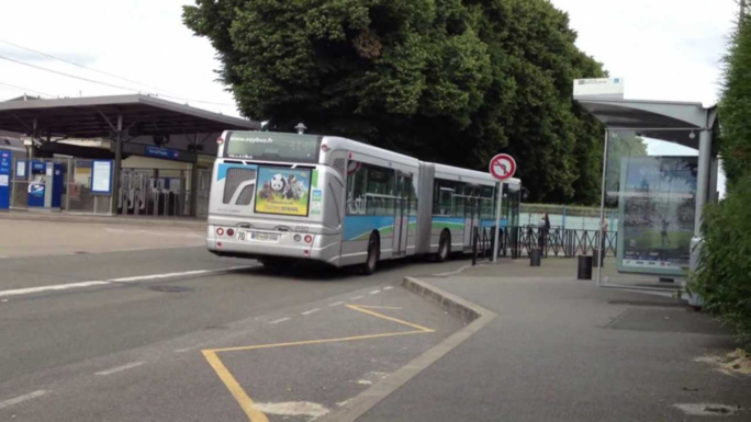 Des bus caillassés à Trappes et à La Celle-Saint-Cloud : les auteurs sont recherchés