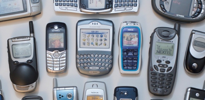 Huit téléphones portables découverts à la prison de Val-de-Reuil, cachés dans un faux-plafond