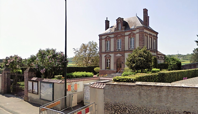 La mairie, rue de Garennes, à Fains (Illustration©GoogleMaps)