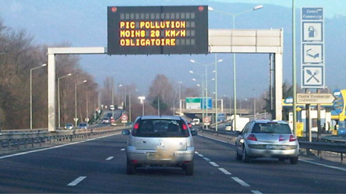 En Seine-Maritime et dans l'Eure, la vitesse est abaissée aujourd'hui mardi de 20 km/h sur tous les axes routiers (Illustration)