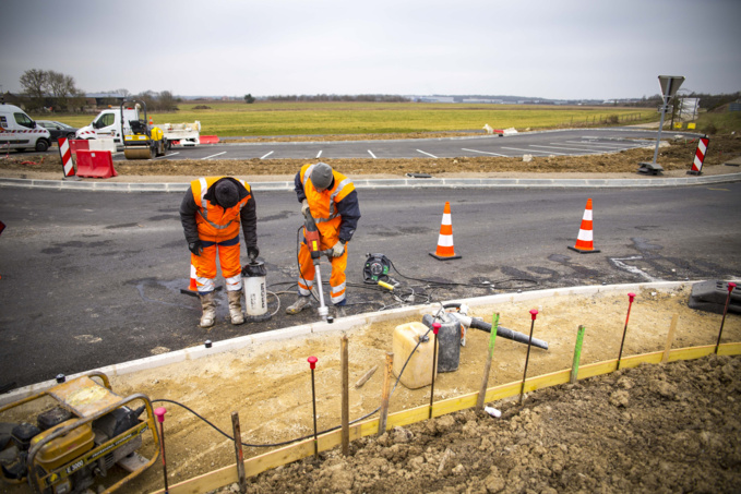 Saint-Aubin-sur-Gaillon : un giratoire, un parking et une nouvelle aire de co-voiturage sortent de terre Saint-Aubin-sur-Gaillon : un giratoire, un parking et une nouvelle aire de co-voiturage sortent de terre