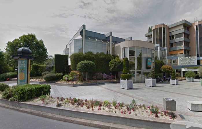 L'agression s'est déroulée dans le parc situé à l'arrière de la mairie, selon la victime L'agression s'est déroulée dans le parc situé à l'arrière de la mairie, selon la victime