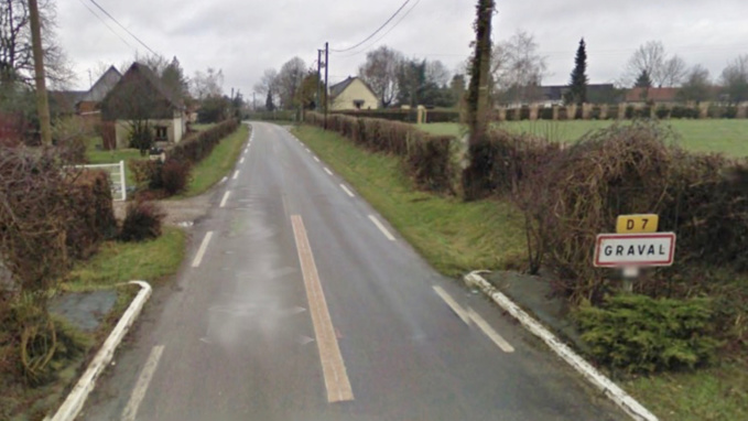 Le corps a été découvert dans une voiture en bordure de cette route (Illustration)