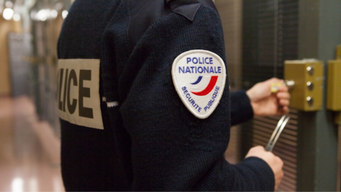 L'agresseur a été placé en garde à vue au commissariat de Saint-Germain-en-Laye (Illustration @ DGPN)
