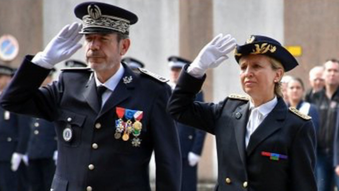 La préfète et le directeur de la sécurité publique de la Seine-Maritime ont rendu un hommage appuyé aux policiers tués en service La préfète et le directeur de la sécurité publique de la Seine-Maritime ont rendu un hommage appuyé aux policiers tués en service