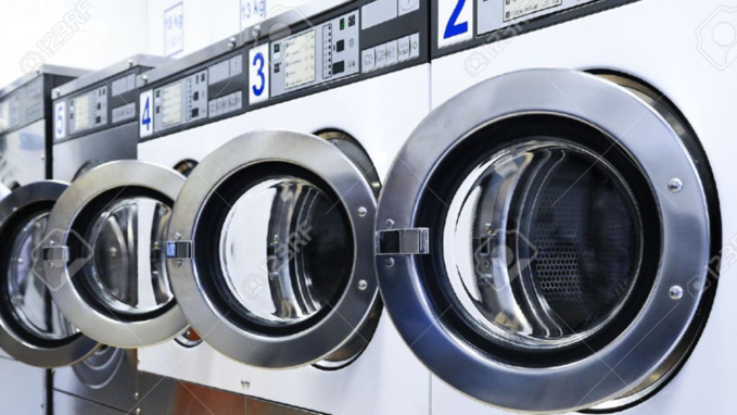 L'enfant est resté enfermé dans la machine à laver pendant de très longues minutes (illustration)