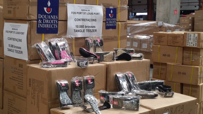 Plus de 16 000 brosses à cheveux de contrefaçon saisies par les douaniers de Marseille et de Montpellier Plus de 16 000 brosses à cheveux de contrefaçon saisies par les douaniers de Marseille et de Montpellier