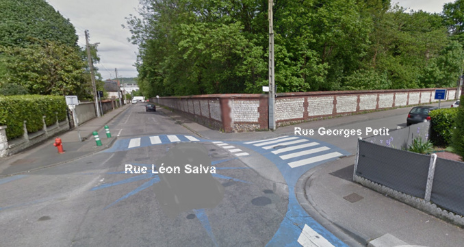 L'accident s'est produit à cette intersection. Les deux cyclistes arrivaient par la rue Georges Petit, tandis que la Mercedes remontait la rue Léon Salva (Illustration)