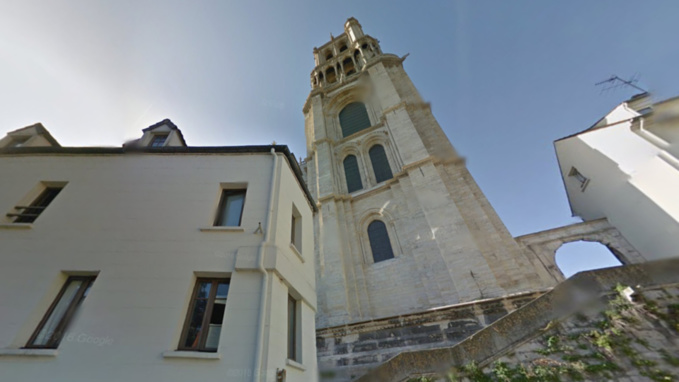 Yvelines : ils escaladent la façade de la collégiale de Mantes-la-Jolie et dégradent des gargouilles 