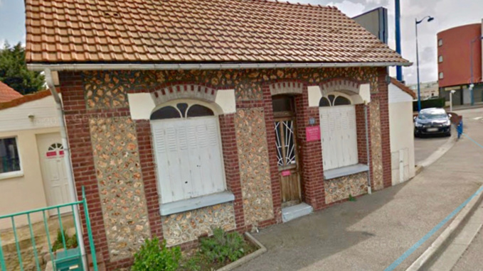 Le ou les cambrioleurs ont pénétré dans la permanece en fracturant une fenêtre