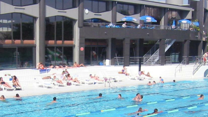 1 300 personnes évacuées de la piscine de Mont-Saint-Aignan à cause de perturbateurs