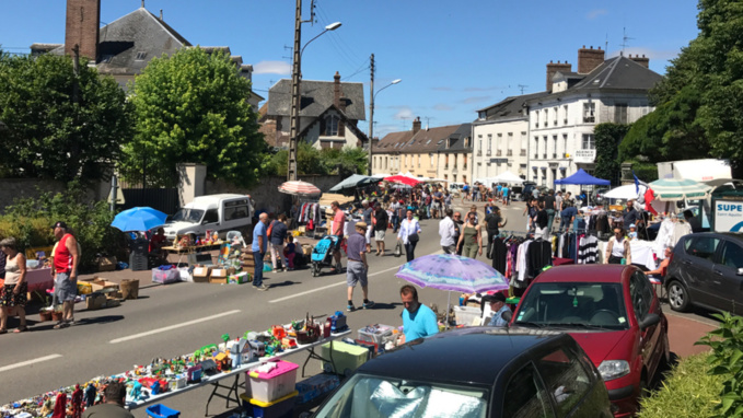 Les flâneurs étaient nombreux ce midi dans la rue Isambard (photo et vidéo @infonormandie) Les flâneurs étaient nombreux ce midi dans la rue Isambard (photo et vidéo @infonormandie)