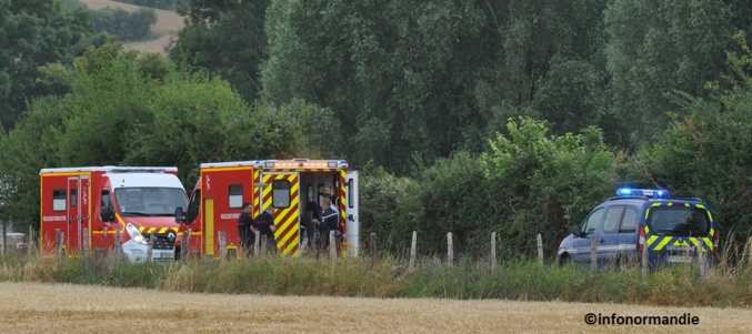 Les deux victimes ont été prises en charge par les sapeurs-pompiers et transportés à l'hôpital d'Evreux (Photo ©infonormandie)