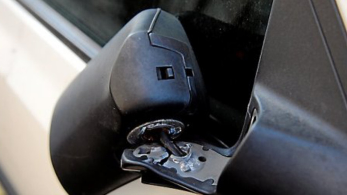 Les rétrovisuers d'une quinzaine de véhicules ont été arrachés ou dégradés (Illustration)