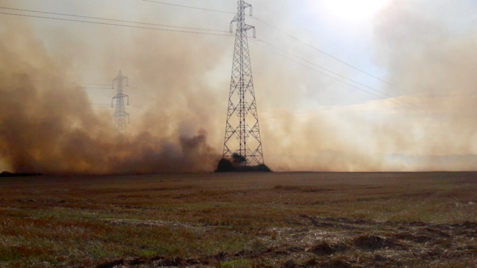 L'incendie n'a pas de fait de dégâts hormis les récoltes qui ont brûlé L'incendie n'a pas de fait de dégâts hormis les récoltes qui ont brûlé