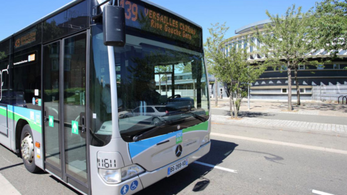 Le conducteur du poids-lourd a déclaré n'avoir pas vu le bus a l'arrêt (illustration @Sqybus) Le conducteur du poids-lourd a déclaré n'avoir pas vu le bus a l'arrêt (illustration @Sqybus)