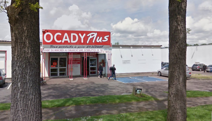 Les cambrioleurs ont découpé à la meuleuse trois barreaux du magasin (Illustration)