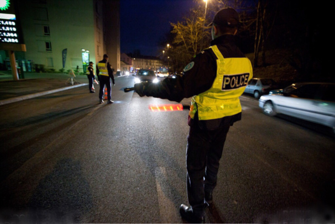 Rouen : le conducteur était ivre et sa voiture roulait sur une jante 