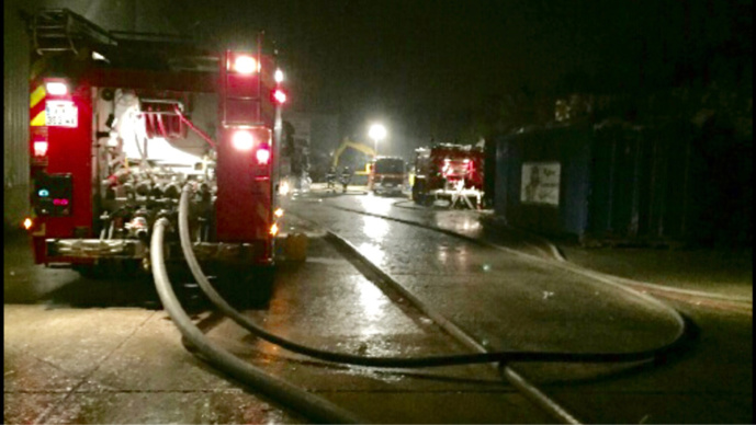 Deux véhicules en feu dans un parking souterrain au Havre : une centaine de personnes évacuées 