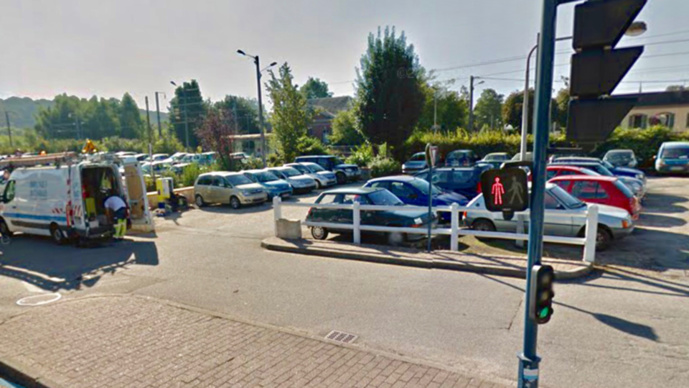 Les faits se sont produits sur le parking de la gare (Illustration @ Google Maps)