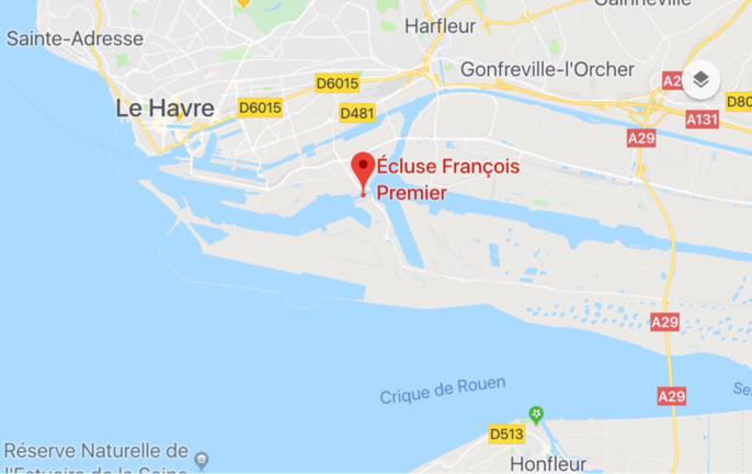 Seine-Maritime : un semi-remorque frigorifique en feu ce matin sur le port du Havre