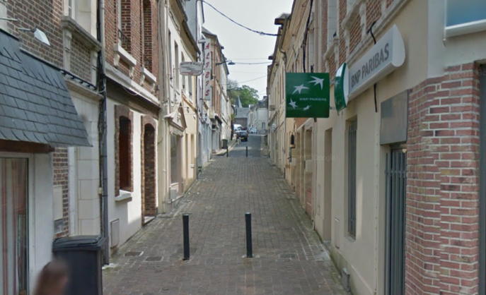 L'adolescent avait affirmé aux policiers avoir été agressé par trois inconnus dans la partie piétonne de la rue Césarine, près de la place Carnot à Lillebonne (Illustration © Google Maps)