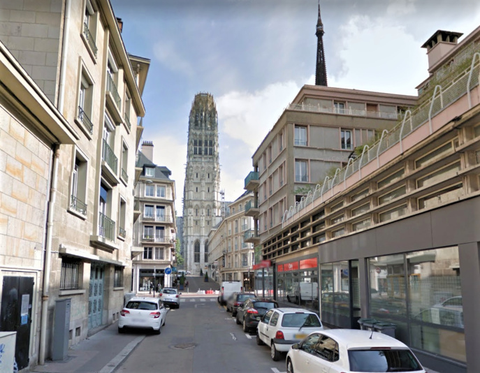 La femme s'est jetée par la fenêtre d'un appartement de la rue de la Tour de Beurre (Illustration) La femme s'est jetée par la fenêtre d'un appartement de la rue de la Tour de Beurre (Illustration)