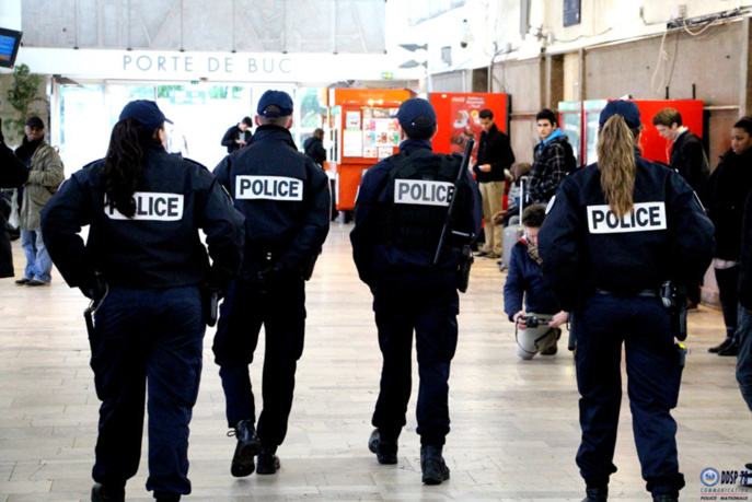 Une quinzaine de policiers se sont déployés pour disperser les individus (illustration © DDSP78)