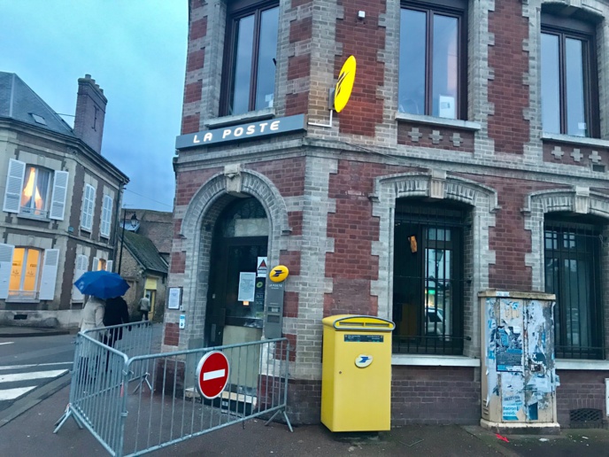 Des malfaiteurs attaquent en pleine nuit la Poste de Pacy-sur-Eure et emportent un coffre-fort Des malfaiteurs attaquent en pleine nuit la Poste de Pacy-sur-Eure et emportent un coffre-fort