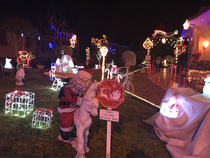 Chaque année, Bernard enrichit son jardin extraordinaire de nouveaux personnages et animaux Chaque année, Bernard enrichit son jardin extraordinaire de nouveaux personnages et animaux