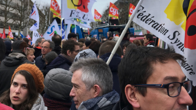 La manif a rassemblé plusieurs milliers de personnes à Rouen (Photo @ SNES-FSU / Twitter)