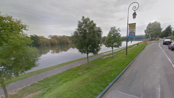 Quai des Cordeliers à Mantes-la-Jolie Quai des Cordeliers à Mantes-la-Jolie