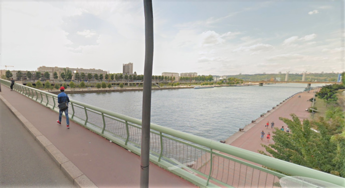 Un témoin a aperçu la jeune femme se jeter dans la Seine (Illustration © Google Maps)