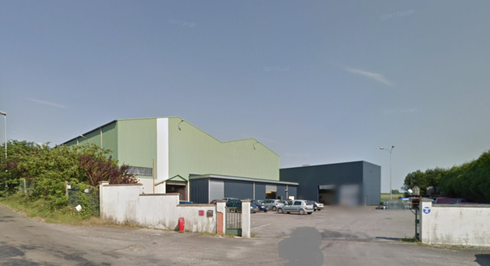 Le feu s'est déclaré dans un bâtiment de production. Son oriogine est ignorée (Illustration © Google Maps)