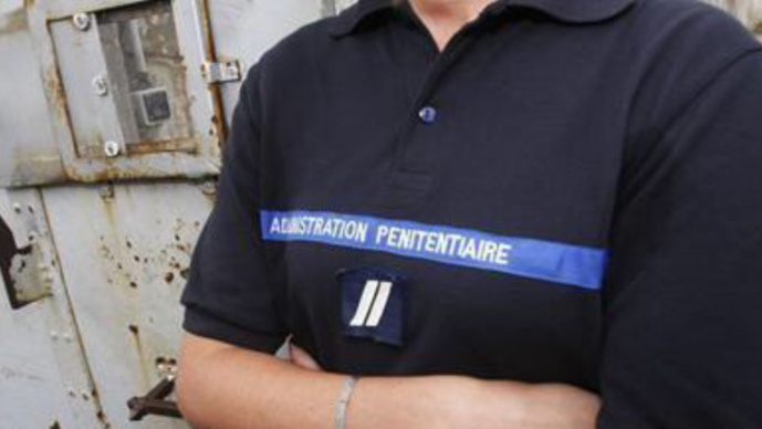 Un surveillant du centre de détention de Val-de-Reuil menacé de mort en venant ouvrir la cellule d’un détenu 