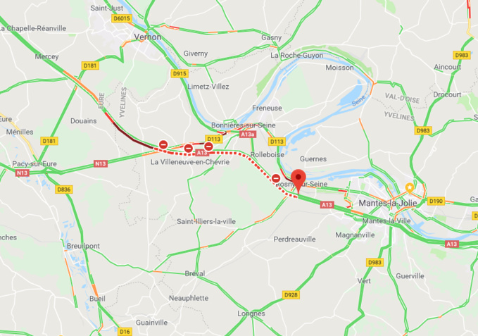 Un semi-remorque couché sur les voies après Chaufour, l’autoroute A13 coupée en direction de Paris 