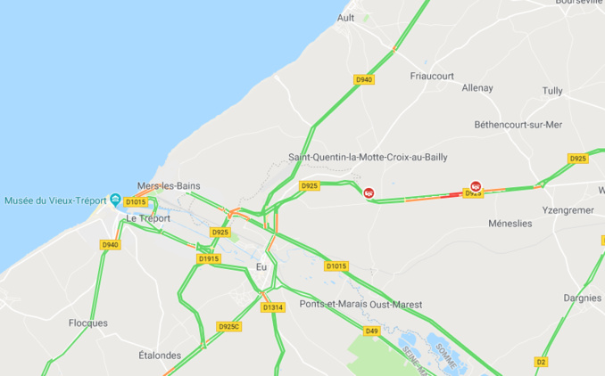 Seine-Maritime : une voiture s'embrase sur la route d'Abbeville à Eu, pas de blessé